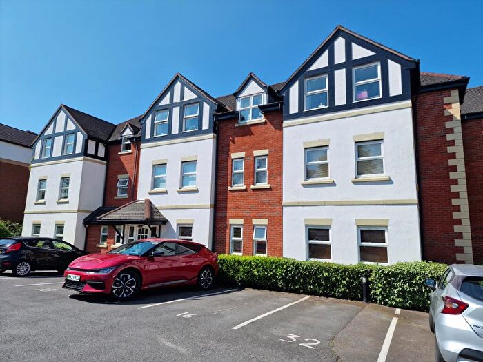 2 Bedroom Flat To Rent In Tudor Way, Sutton Coldfield, B72