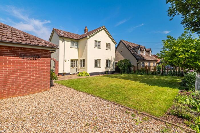 3 Bedroom Detached House For Sale In Half Moon Lane, Redgrave, IP22