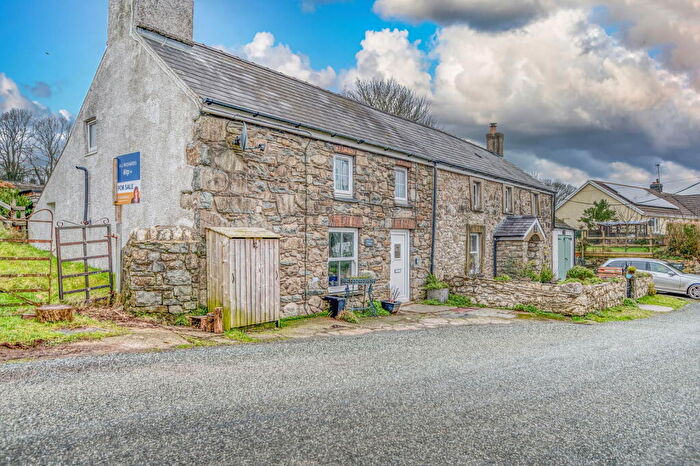 2 Bedroom Semi-Detached House For Sale In Old Court Cottage Little Newcastle, SA62