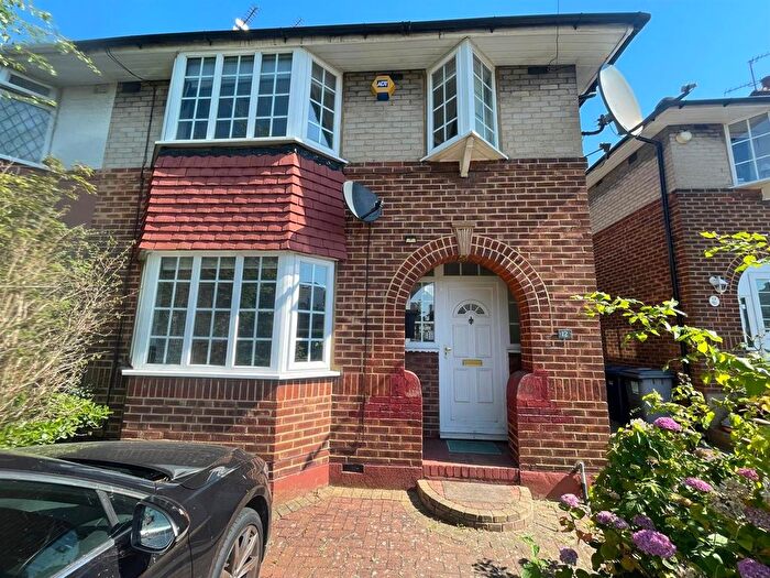 3 Bedroom Property To Rent In Morley Crescent, Edgware, HA8