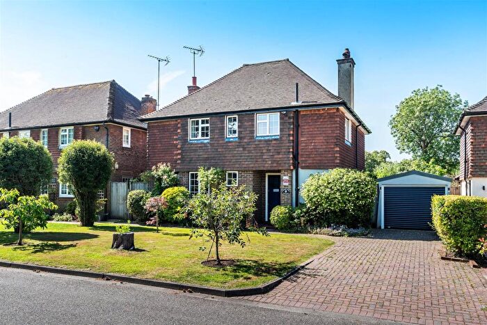 3 Bedroom Detached House For Sale In Northfields, Ashtead, KT21
