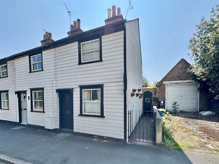 2 Bedroom End Of Terrace House For Sale In Station Road, Southminster, CM0