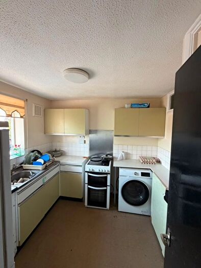 2 Bedroom Flat To Rent In Old Park Mews, Hounslow, TW5