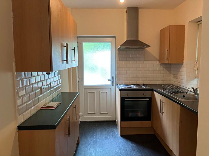 3 Bedroom Semi-Detached House To Rent In Lingwell Gate Lane, Wakefield, WF3