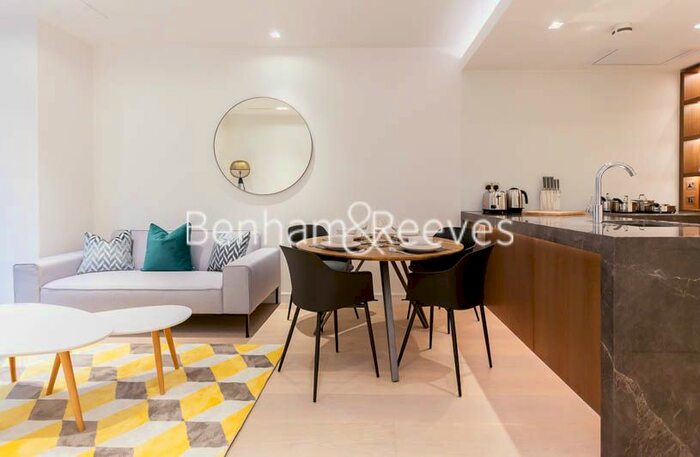 1 Bedroom Flat To Rent In Lincoln Square, Portugal Street, City, WC2A