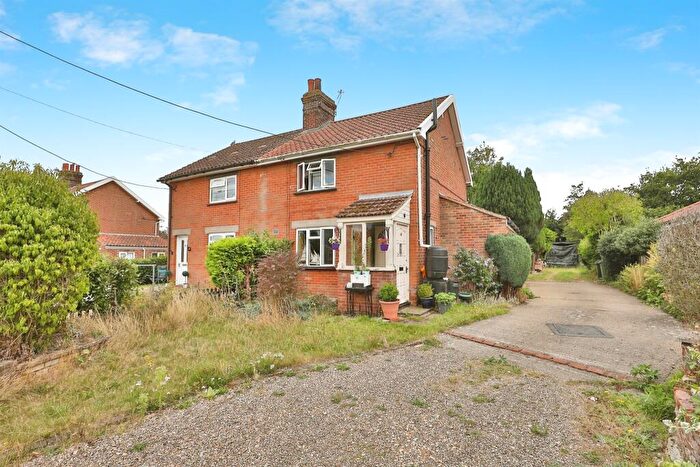 3 Bedroom Semi-Detached House For Sale In Hale Road, Bradenham, Thetford, IP25