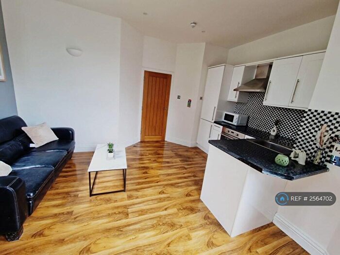 1 Bedroom Flat To Rent In Windsor Road, Manchester, M40