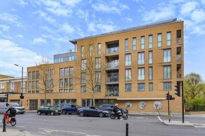 2 Bedroom Flat To Rent In Goldhawk Road, London, W12