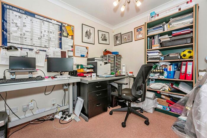 4 Bedroom Detached House For Sale In Grifon Road, Chafford Hundred, Grays, RM16