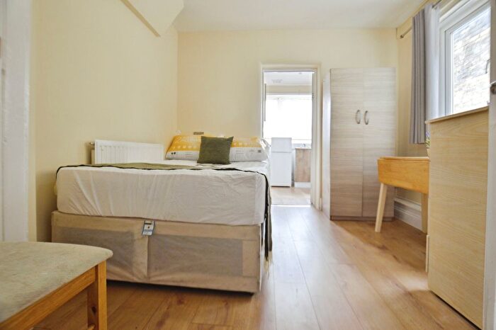 Studio To Rent In Barking Road, Plaistow, London, E13