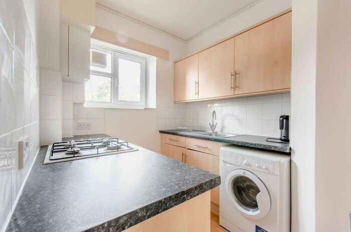 Studio To Rent In Horne Way, West Putney, London, SW15