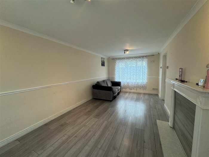 3 Bedroom House To Rent In Argyle Avenue, Aylesbury, HP19