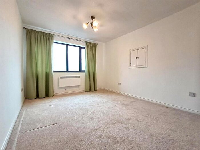2 Bedroom Apartment To Rent In Barrington Court, Bristol, BS4