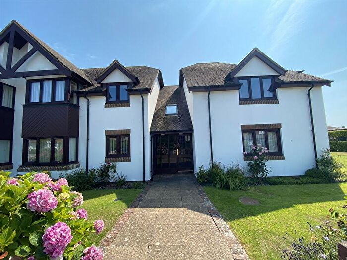 2 Bedroom Flat To Rent In Cooden Drive, Bexhill On Sea, TN39