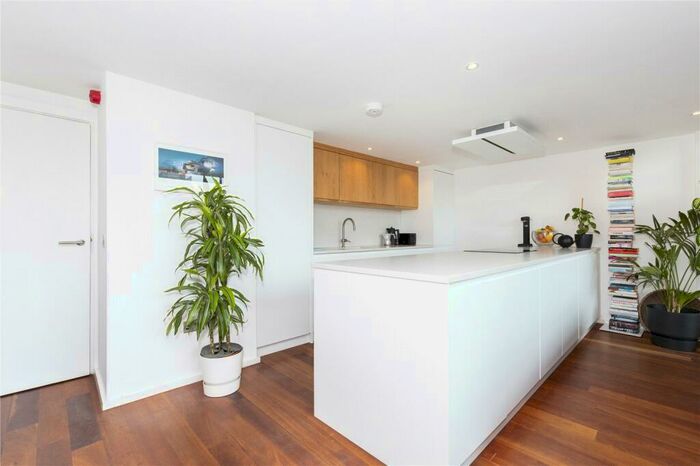 2 Bedroom Apartment To Rent In Wenlock Road, London, N1