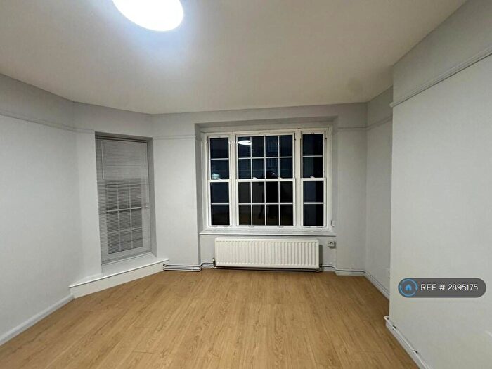 2 Bedroom Flat To Rent In Tottenhall, London, NW1