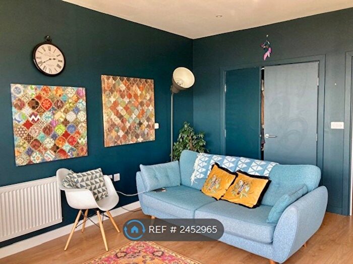 2 Bedroom Flat To Rent In Navigation Road, London, Greater London, United Kingdom, E3