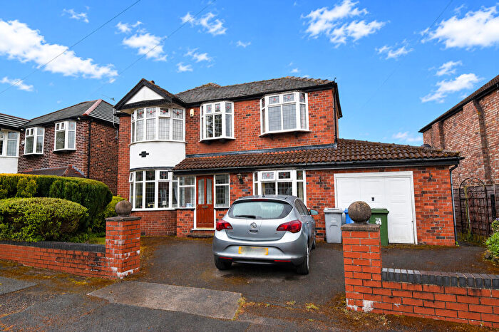 5 Bedroom Detached House For Sale In Belgrave Avenue, Flixton, M41