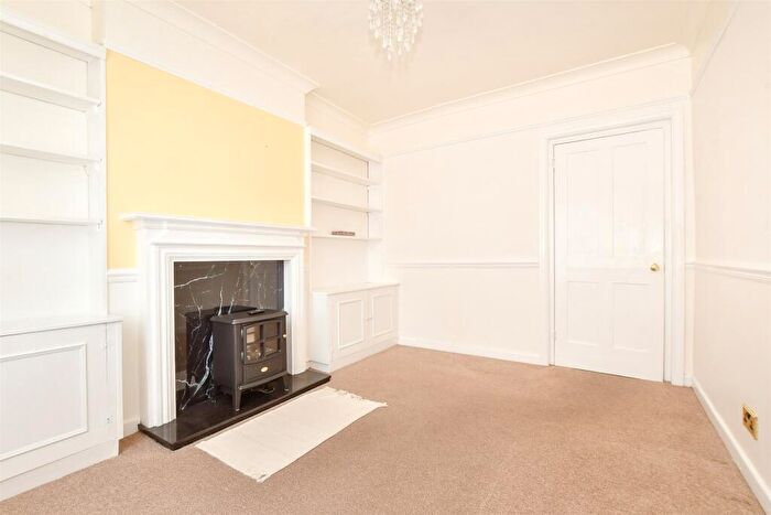 2 Bedroom Detached House For Sale In Hill Street, Ryde, Isle Of Wight, PO33