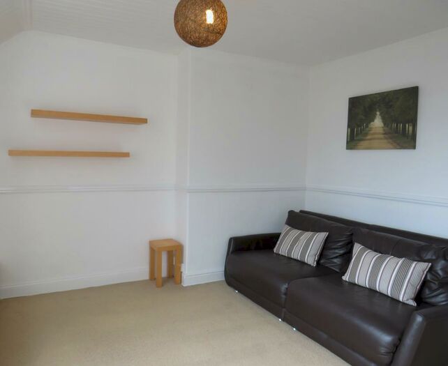 1 Bedroom Apartment To Rent In Stanwell Road, Penarth, CF64