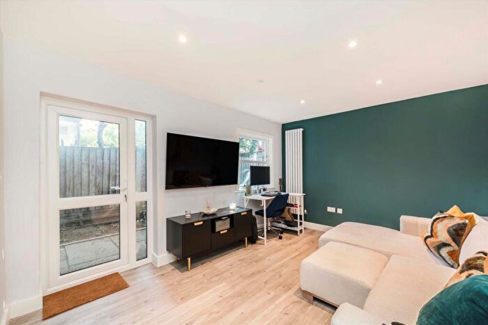 1 Bedroom Flat For Sale In Gascony Avenue, West Hampstead, NW6