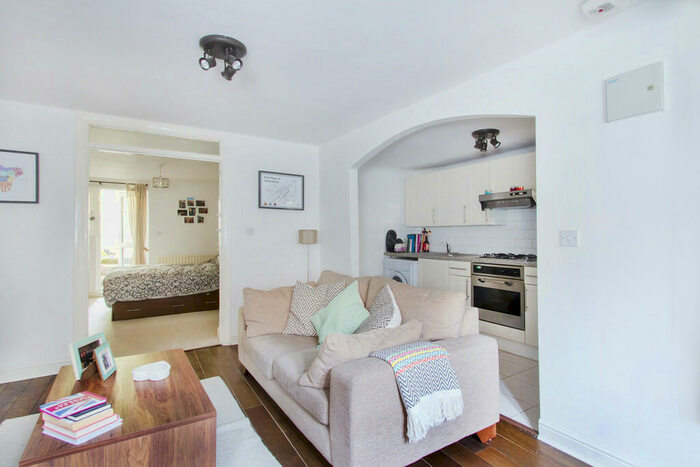 1 Bedroom Ground Maisonette To Rent In Sandrock Road, Lewisham, (Jk)), SE13