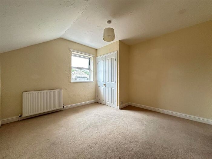 4 Bedroom Detached House For Sale In Main Street, Flixton, YO11