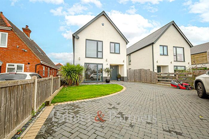 4 Bedroom Detached House To Rent In Point Clear Road, St. Osyth, Clacton-on-Sea, Essex, CO16