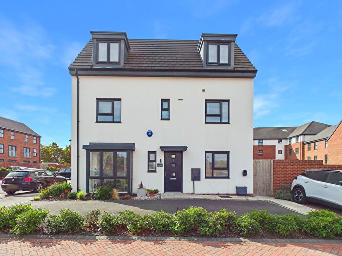 4 Bedroom Semi-Detached House For Sale In Sparrow Close, Doncaster, DN4
