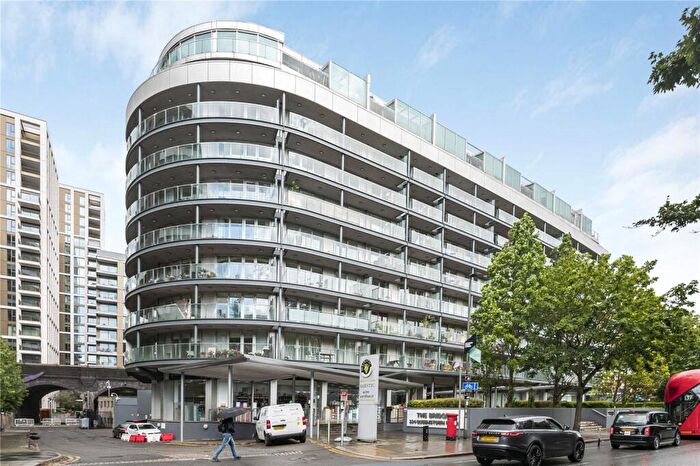2 Bedroom Apartment To Rent In Queenstown Road, London, SW11
