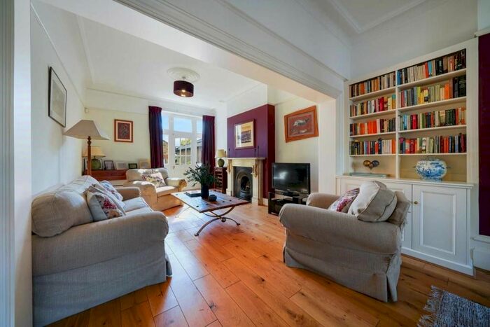 4 Bedroom Semi-Detached House To Rent In Stanhope Avenue, London, N3