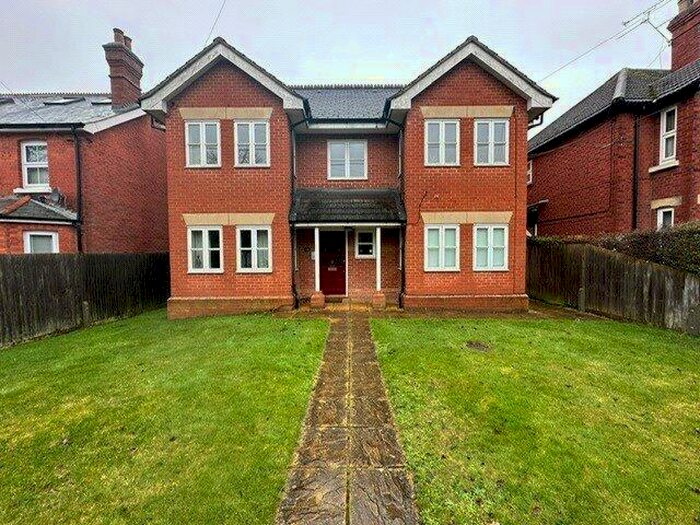 2 Bedroom Apartment To Rent In Prospect Road, Farnborough, Hampshire, GU14