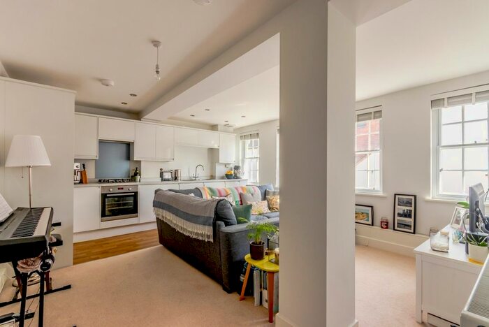 1 Bedroom Flat To Rent In Castle Street, Guildford, GU1