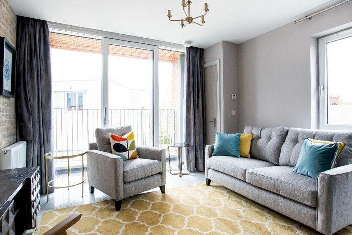 2 Bedroom Flat To Rent In Ormeau Road, Belfast, BT7