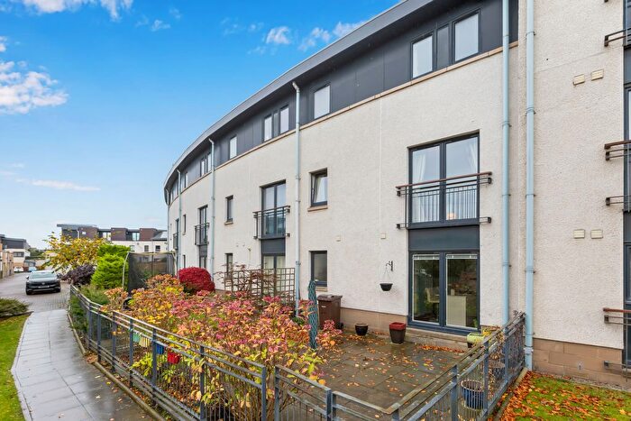 3 Bedroom Town House For Sale In East Pilton Farm Crescent, Fettes, Edinburgh, EH5