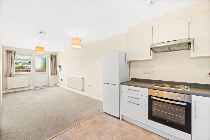 1 Bedroom Flat To Rent In Ref: Pp - Dovers Green Road, Reigate, RH2