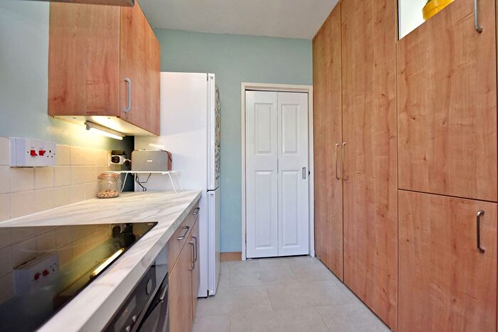 2 Bedroom Flat For Sale In Richmond Terrace, Rosemount, Aberdeen, AB25