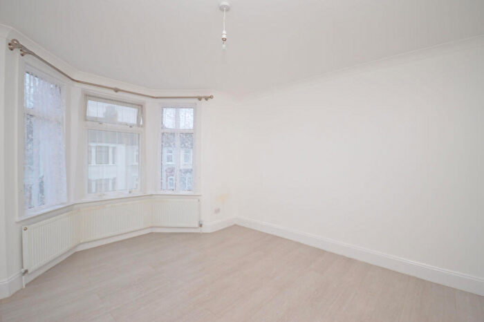 3 Bedroom Terraced House To Rent In Henley Road, Ilford, IG1