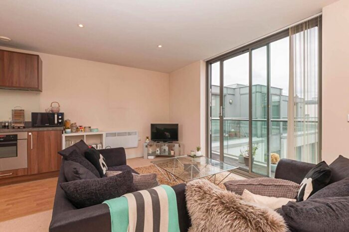 2 Bedroom Penthouse To Rent In Viva Apartments, Commercial Street, B1