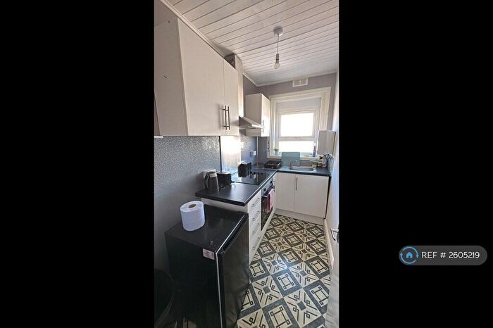 1 Bedroom Flat To Rent In Westmorland Avenue, Blackpool, FY1
