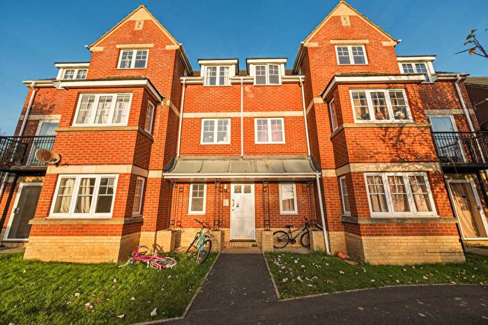 2 Bedroom Apartment To Rent In Oxford, Headington, OX3