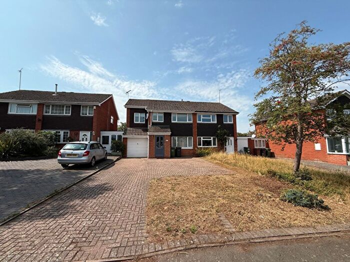 4 Bedroom Semi-detached House To Rent In Abberley Avenue, Stourport On Severn, DY13