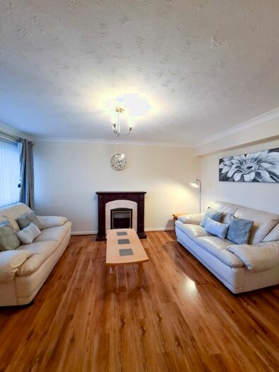 2 Bedroom Flat To Rent In Gallowgate, City Centre, Aberdeen, AB25