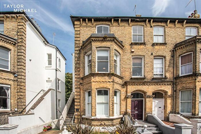 Flat To Rent In Selborne Road, Hove, BN3
