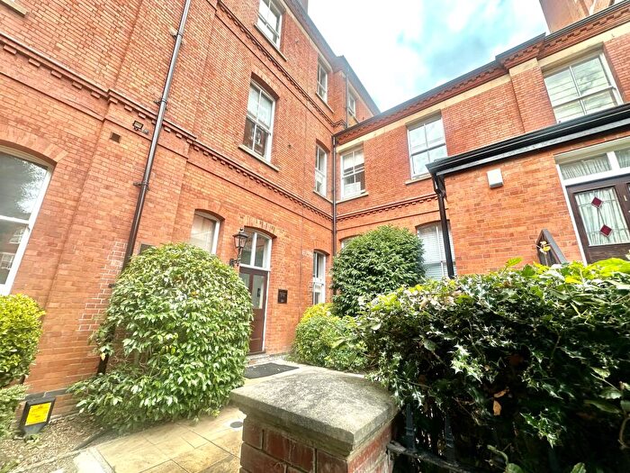 2 Bedroom Flat To Rent In Rosebury Square, Woodford Green, IG8