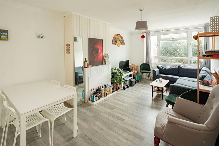 3 Bedroom Flat For Sale In Robsart Street, London, SW9