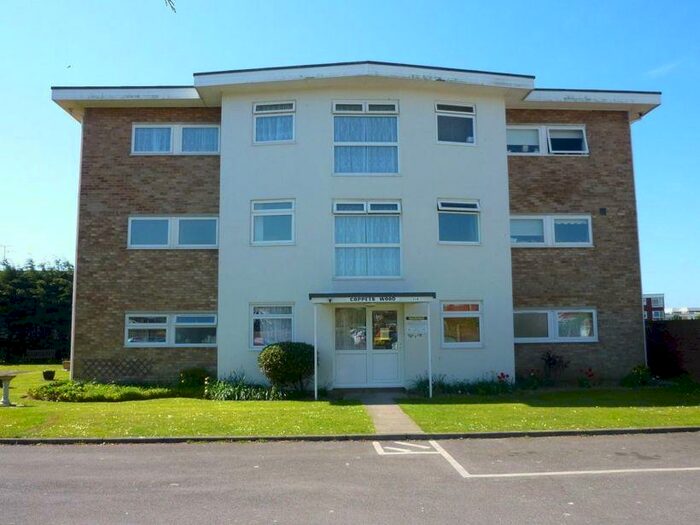 2 Bedroom Flat To Rent In Coppets Wood, Fontwell Close, BN16