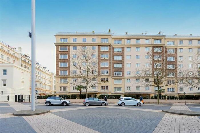 3 Bedroom Flat To Rent In Princes Gate, London, SW7