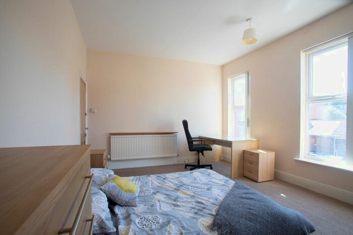 4 Bedroom Flat To Rent In Radmoor Road, Loughborough LE11