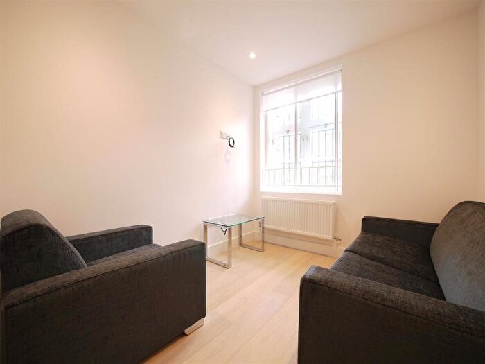 2 Bedroom Apartment For Sale In Paisley Court, Clyde Square, Tower Hamlets, London, E14
